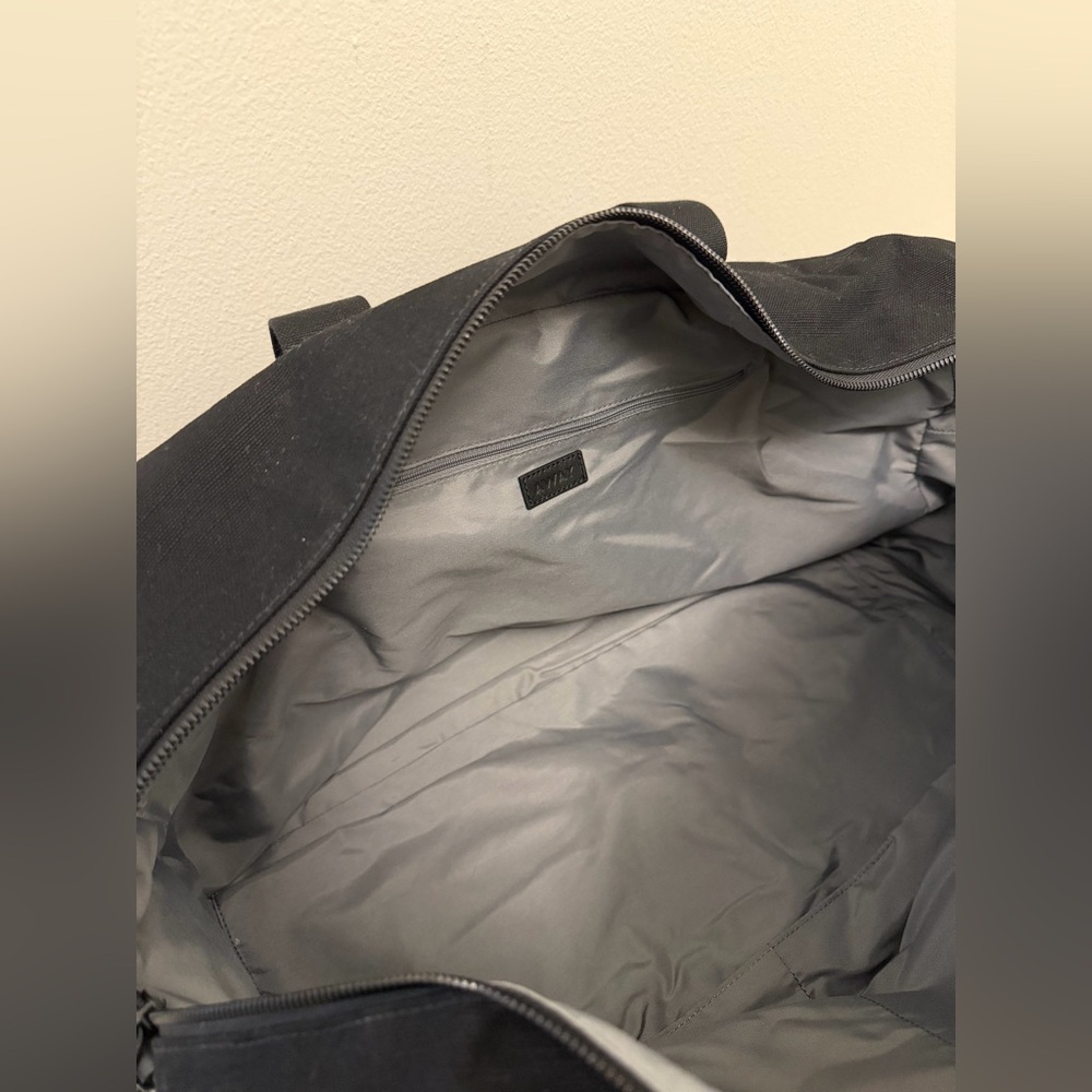 AWAY Weekender Bag - Picture 4 of 6